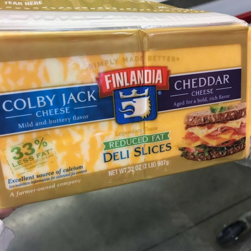 Weight Loss Surgery Deals at Costco! Items I recommend as a Bariatric Dietitian AND avid Costco Shopping. Entrees, snacks, drinks and more for Gastric Sleeve, Bypass, and DS patients! #wlsrecipes #gastricsleeverecipes #gastricbypass #rny #vsg #bariatric