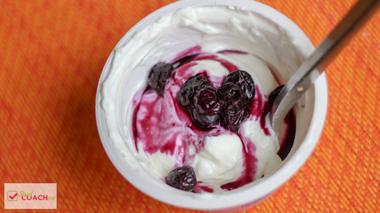 Greek Yogurt Parfait with a few simple ingredients to keep carbs down! Plain Greek yogurt for less carbs and two simple ways to sweeten this bariatric friendly snack! Great before and after Gastric Sleeve, Bypass or Duodenal Switch. #bariatricsnacks #gastricbypassrecipes #gastricsleeverecipes #wlssnacks #postop