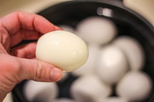 Bariatric friendly snacking - hard boiled eggs in the instant pot! Easy to make and keep protein snacks and breakfast on hand. #weightlosssurgery #gastricsleeve #gastricbypass